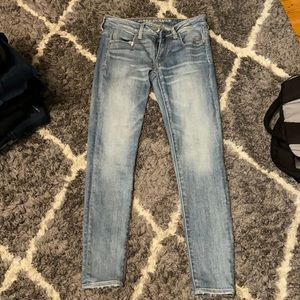 Women’s American eagle jeans